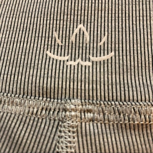 Beyond Yoga Women’s Grey Ribbed Leggings - High Rise Midi Length - Size Large - Picture 5 of 11